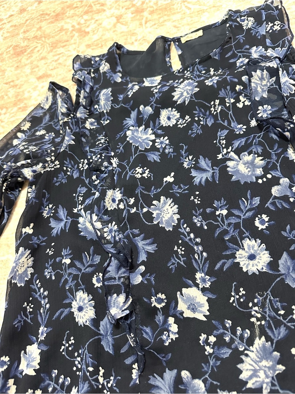 Hollister 🦋 Chiffon Shoulder Slit Ruffled Top - Picture 4 of 12
